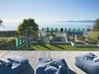 Absolute Beachfront Oasis with Sea Views & Hot Tub Hotels in Ruby Bay