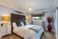 Modern Newbury Park Home| Netflix| Quiet| Safe| Meticulously Clean