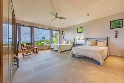 Concierge / Pool / Hot Tub / Fast Wifi / Gameroom / 5 Min to Town/Beach