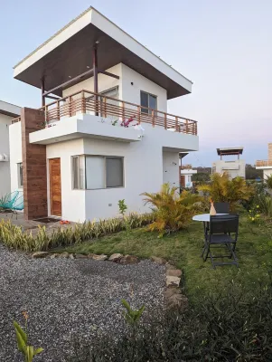 Beach House In The Tropics Hotels in 