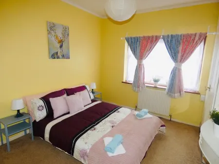 Clean & Cosy 3 Bed House with Free Pvt Parking Отели рядом со станцией West Croydon