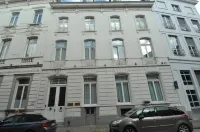 米拉貝爾賓館 Square and Statue of Simon Stevin附近的飯店