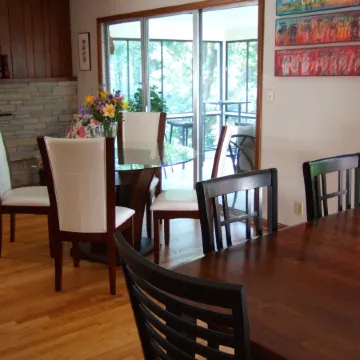 Loya's Little House Bed & Breakfast