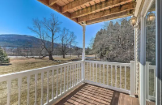 Cozy Catskill Condo - 2 Mi to Windham Mountain Ski