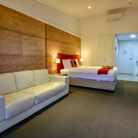 Crossroads Ecomotel