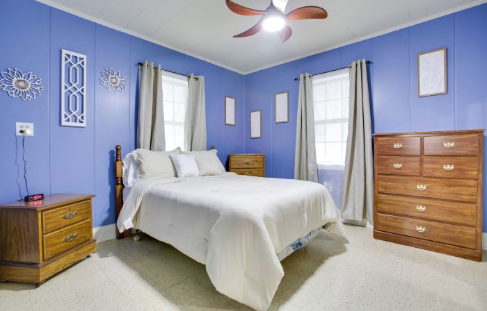 Walk to 1st Street: Family Home in Thibodaux!