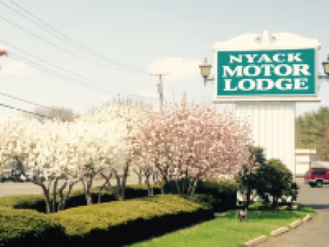 Tappan Zee Hotel