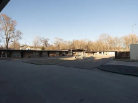 Cedar Inn Hotels in Mccook