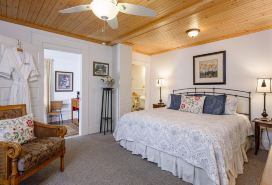 Oakland Cottage Bed and Breakfast