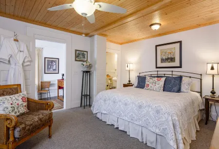 Oakland Cottage Bed and Breakfast Отели рядом с достопримечательностью «Chatlos Memorial Chapel»