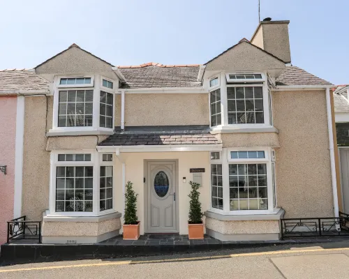 ボドウェナ モイルブレのホテル