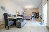 Radiant Family House l Rooftop & Pool - Homestays