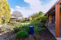 River Country Inn - 3-Star