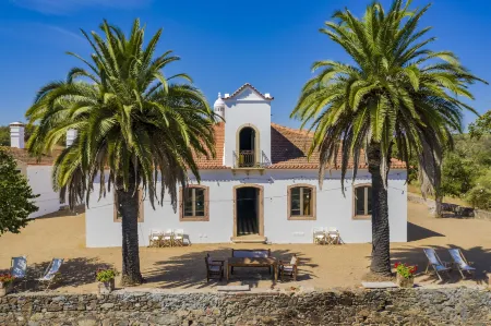 Herdade do Vau Отели в г. Кинтуш