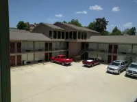 All Seasons Lodge - Parkering
