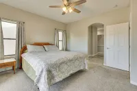 7 Mi to Golf: Mtn-view Retreat in Bullhead City Hotels in Bullhead City