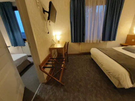 Auberge de La Foret - Logis Отели рядом с достопримечательностью «Fort Rapp - Moltke»