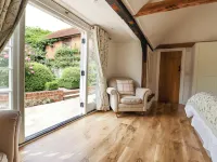 Oast Cottage Hotels in Tonbridge and Malling District
