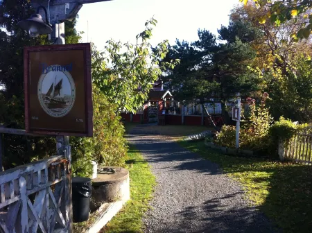 Brännö Värdshus & Pensionat Baggen Отели в г. Styrso