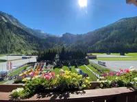 Kinder- & Gletscherhotel Hintertuxerhof - Mountain view
