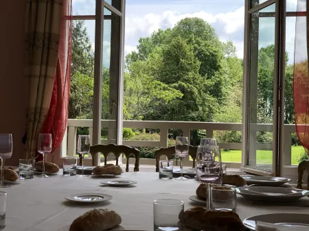 La Villa Rochette Отели в г. Сен-Сир-Су-Дурдан