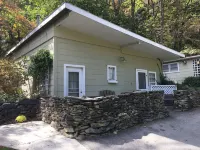 River House Inn فنادق في Ashe County