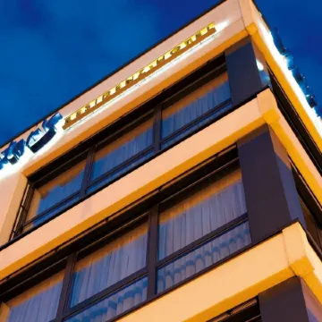 Victor's Residenz-Hotel Erfurt Отели рядом с достопримечательностью «Церковь Святого Андрея»