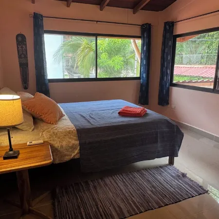 Gorgeous, LARGE, peaceful! Perfect location!