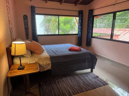 Gorgeous, LARGE, peaceful! Perfect location!