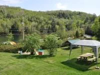 Le Boisé du Lac Hotels in Mont Tremblant
