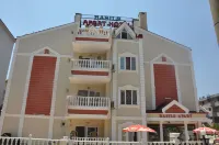Basil's Apart Hotel - 2-Star