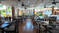Cabinas El Colibri, Apart Hotel - breakfast