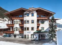 Hotel Jäger Hotels near Tuxertal