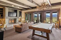 Lodge Magical River Views, Pool, Hottub, Fireplace, 5th FLR, Kitchen