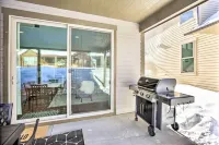 Stunning Granby Home w/ Hot Tub: Hike & Ski! - Pysäköinti