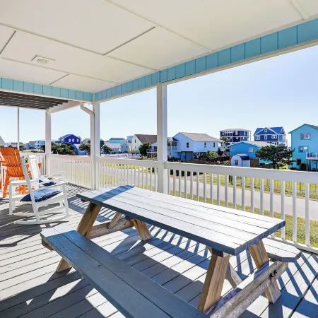 Oceanside Oak Island Getaway for Families and Pets!