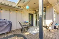 Pet-Friendly Home w/ Yard, 2 Mi to Autzen Stadium