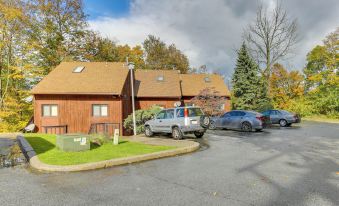 Modern Vernon Township Condo Near Ski and Water Park