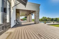 Stunning Ranch Villa Private Pool and Hot Tub! - Parkplatz