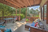 Spacious Rustic Helen Abode ~ 1/2 Mi from Tubing! - 3-Star