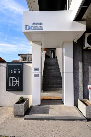 Dona, Altina Отели рядом с достопримечательностью «Земун»