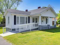 Main Street Home 1 Mile to Callaway Gardens Hotels in Pine Mountain
