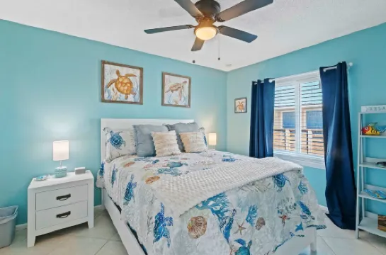2BR Retreat with Pool, Near Beach and The Hangout