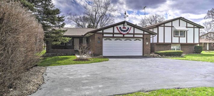 Delightful Tipp City Unit w/ Covered Patio! Ξενοδοχεία στην πόλη Miami County