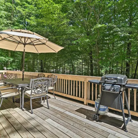 Cozy Bear Den Cabin | Game Room and Golf Cart