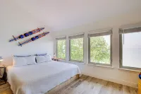 7 Mi to Winery: Lakefront Rockwall Home w/ Deck Hotels near The Harbor Rockwall