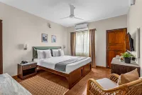 La Vaiencia Beach Resort, Morjim Beach