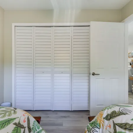 Coastal Sarasota Condo Minutes to Beach!