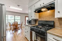 2 Mi to Kyle Field: Bryan Home w/ Fenced Yard - بيت ضيافة