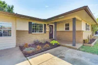 Lawton Home - 4 Mi to Museum of the Great Plains! - 3-Star